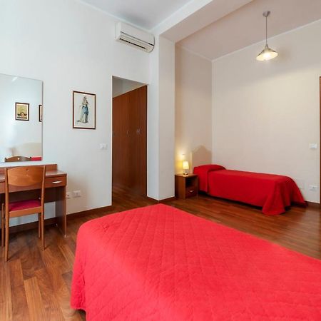 Piazza Re Di Roma Apartment Kültér fotó