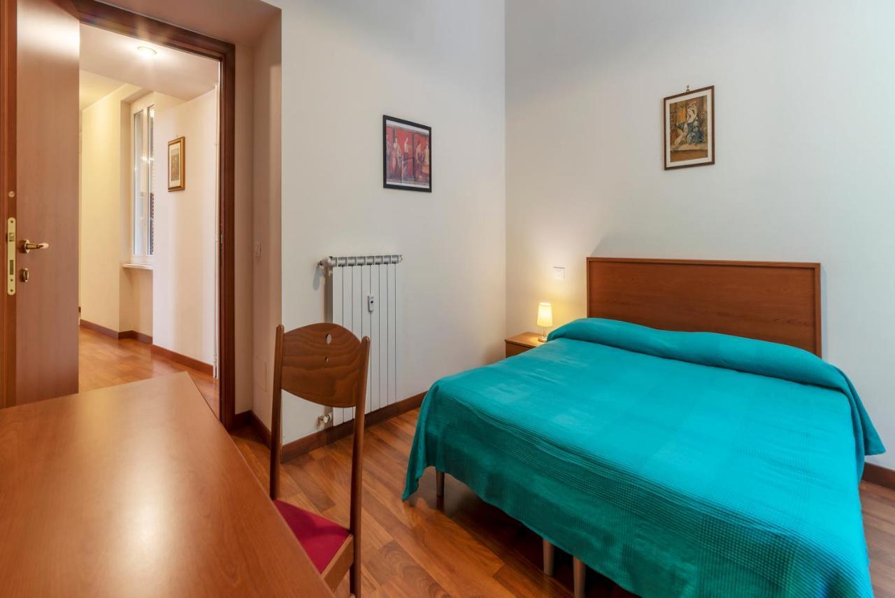Piazza Re Di Roma Apartment Kültér fotó