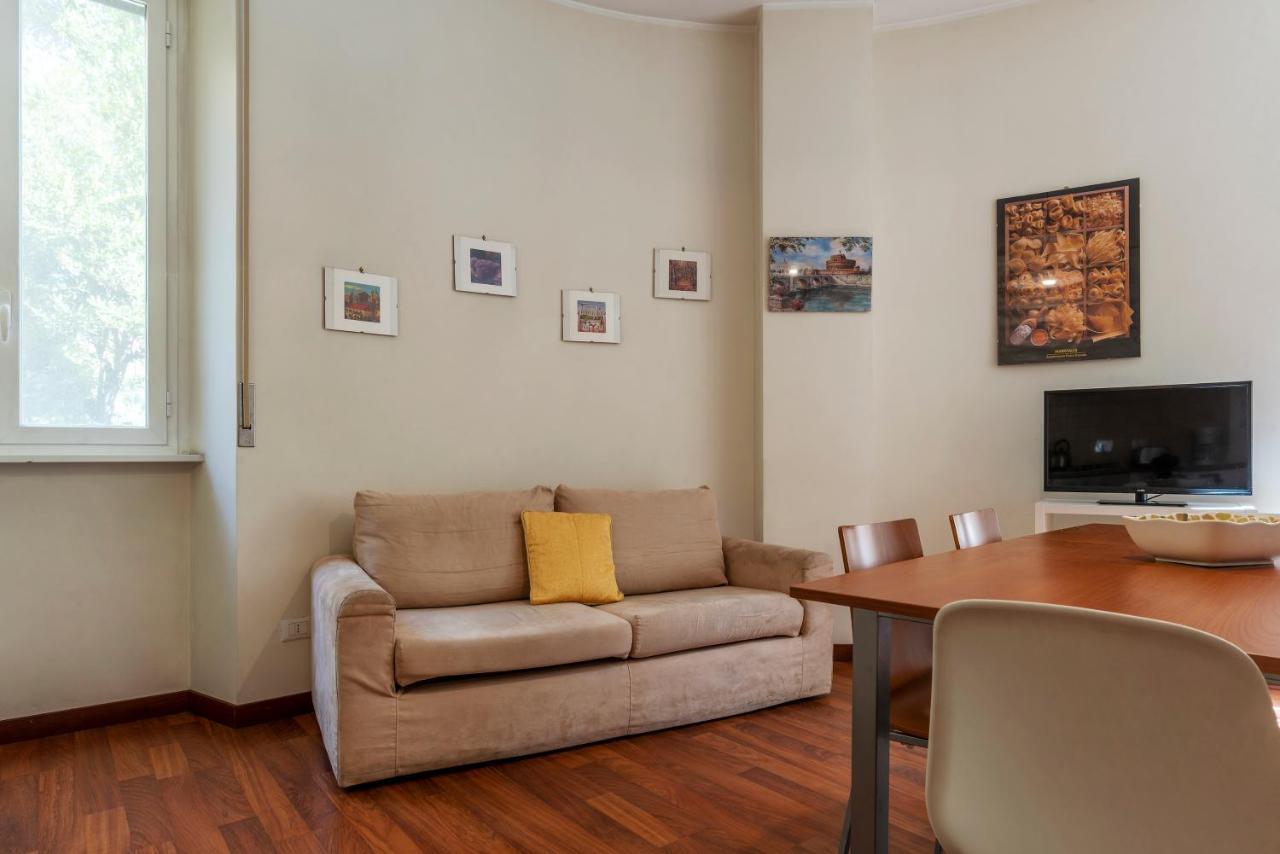 Piazza Re Di Roma Apartment Kültér fotó