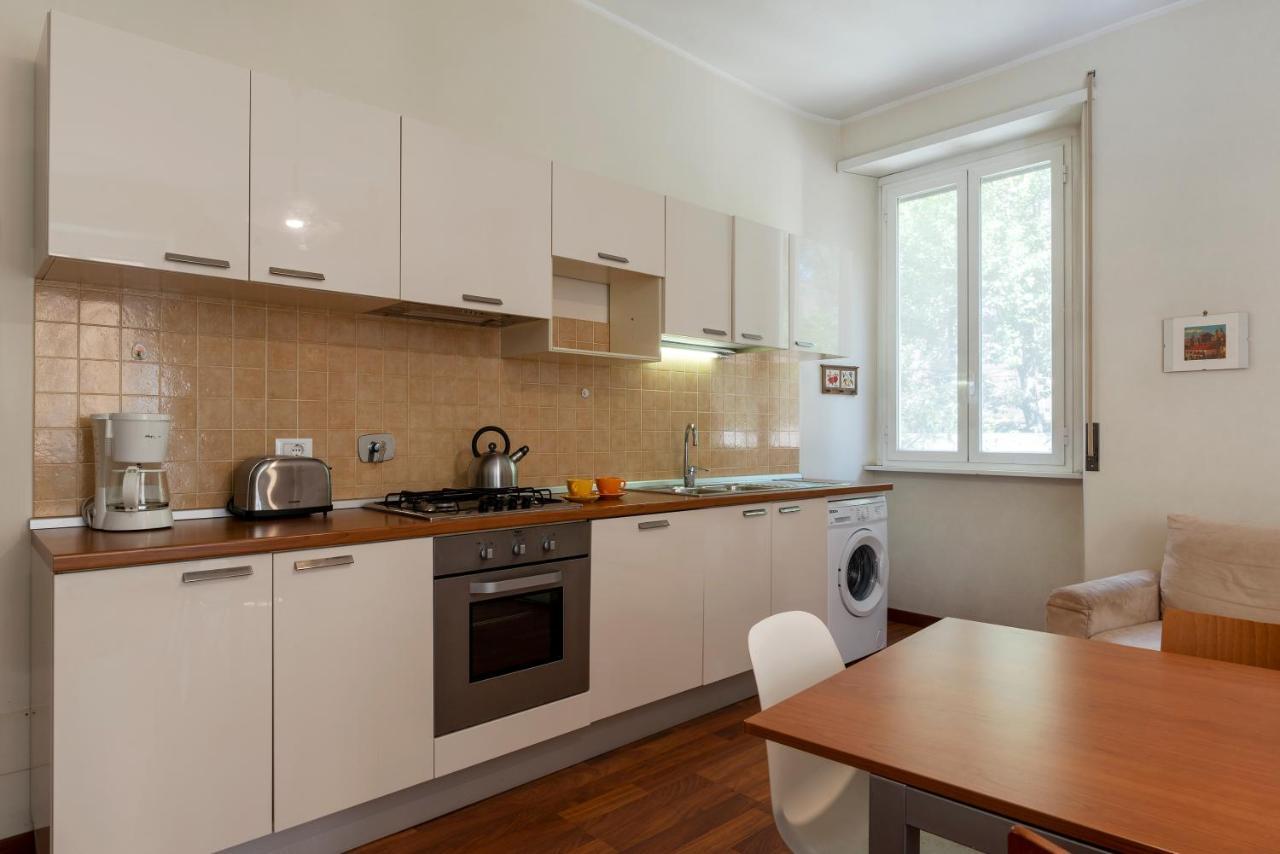Piazza Re Di Roma Apartment Kültér fotó