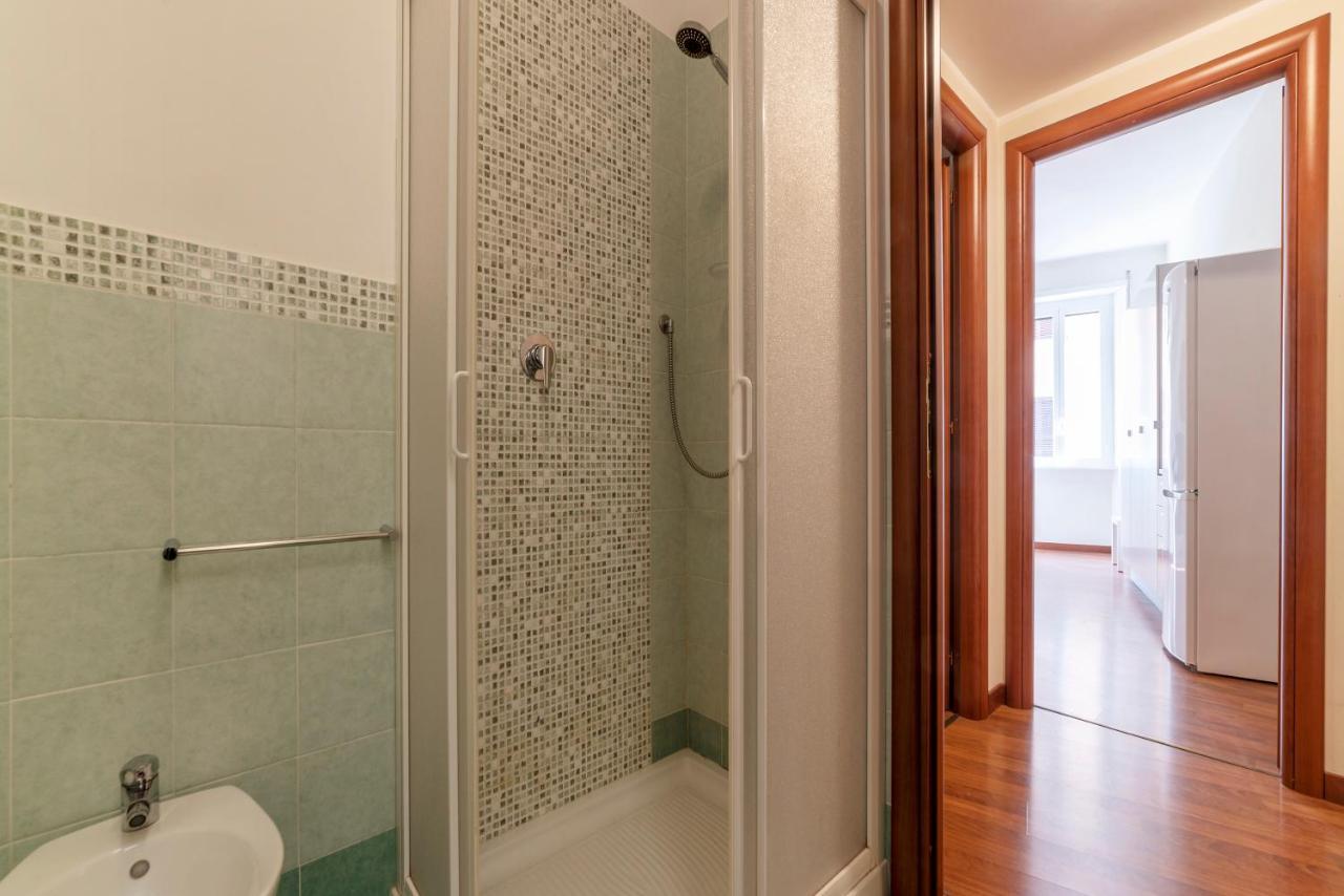 Piazza Re Di Roma Apartment Kültér fotó